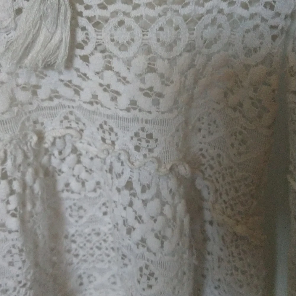 Forever 21 Macrame white top - Picture 4 of 5